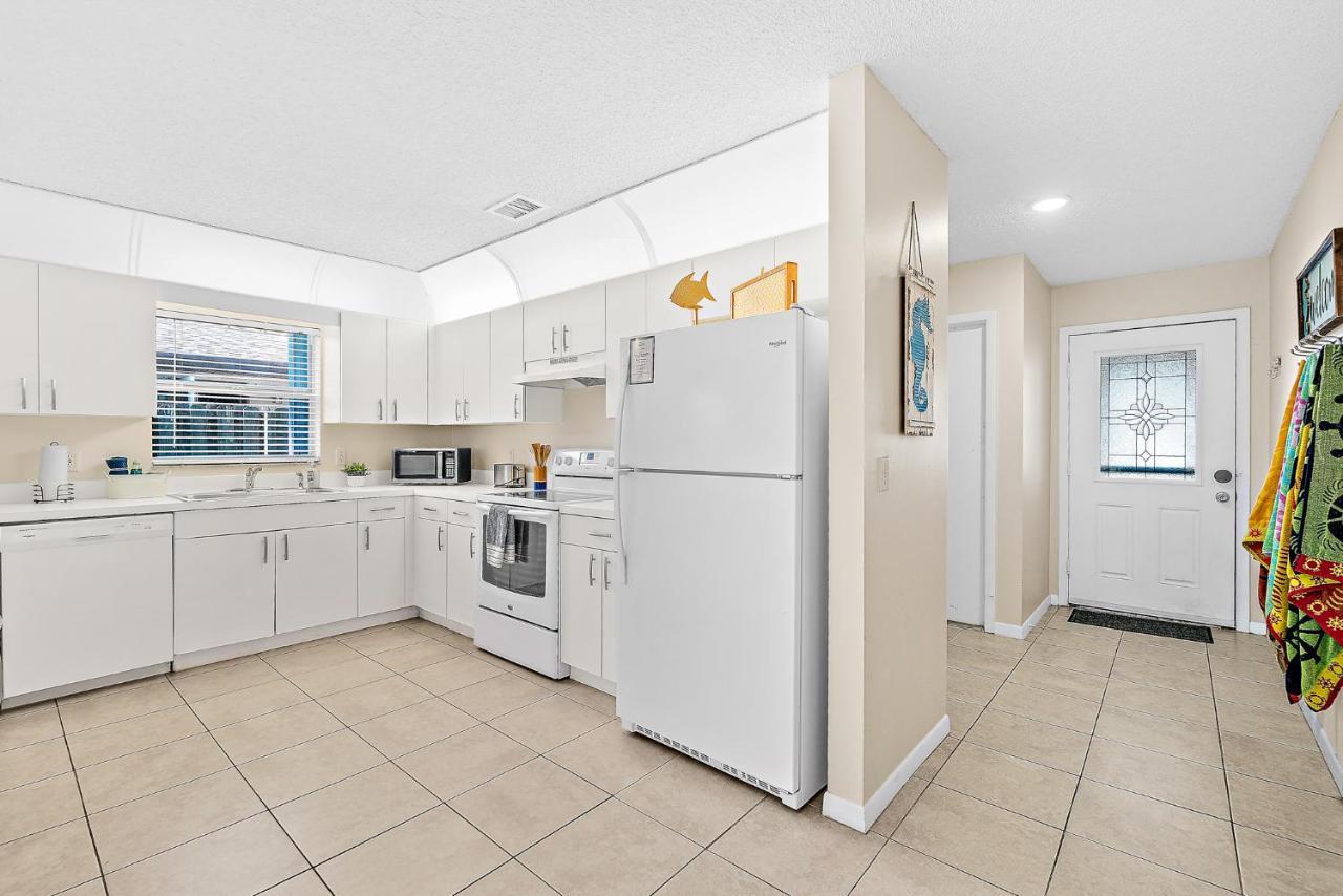 Serene Seaside Retreat - Dog Friendly - 2Br Townhouse With Shared Heated Pool Steps To Paradise Beach! Melbourne Eksteriør bilde